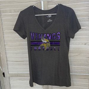 Minnesota Vikings t shirt.
